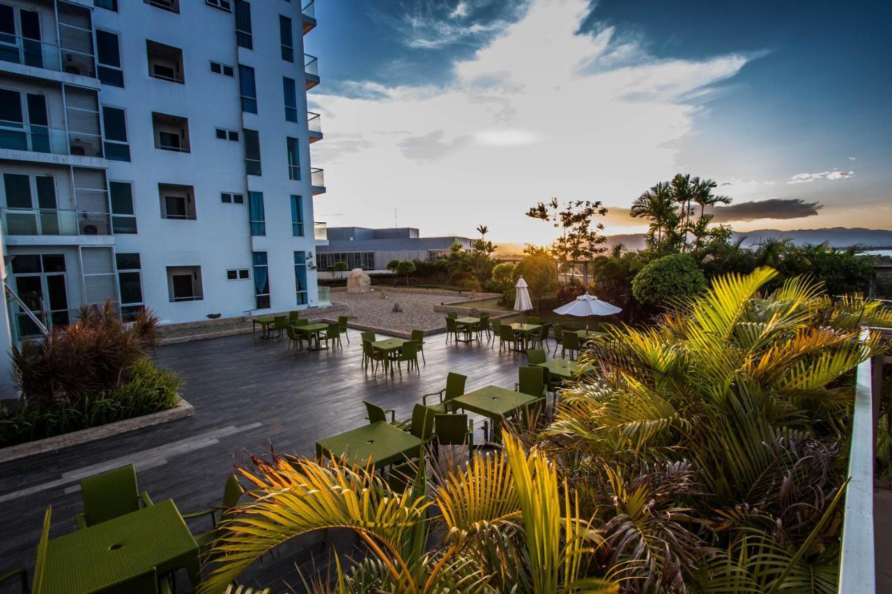 C Suites At Mactan Newtown Lapu-Lapu City Eksteriør billede