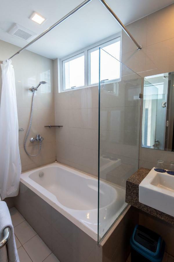 C Suites At Mactan Newtown Lapu-Lapu City Værelse billede